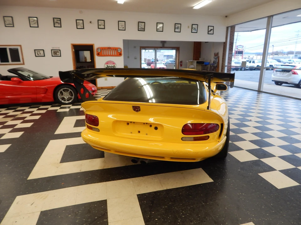 2001 Dodge Viper GTS 2nd Gen - Image 16 of 21