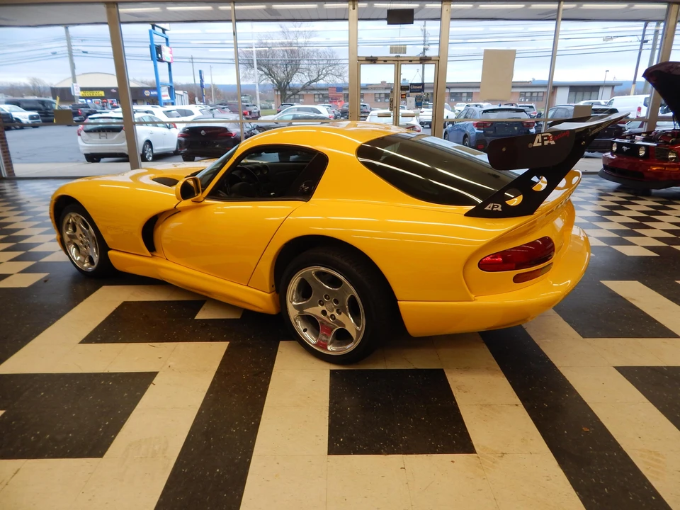 2001 Dodge Viper GTS 2nd Gen - Image 14 of 21