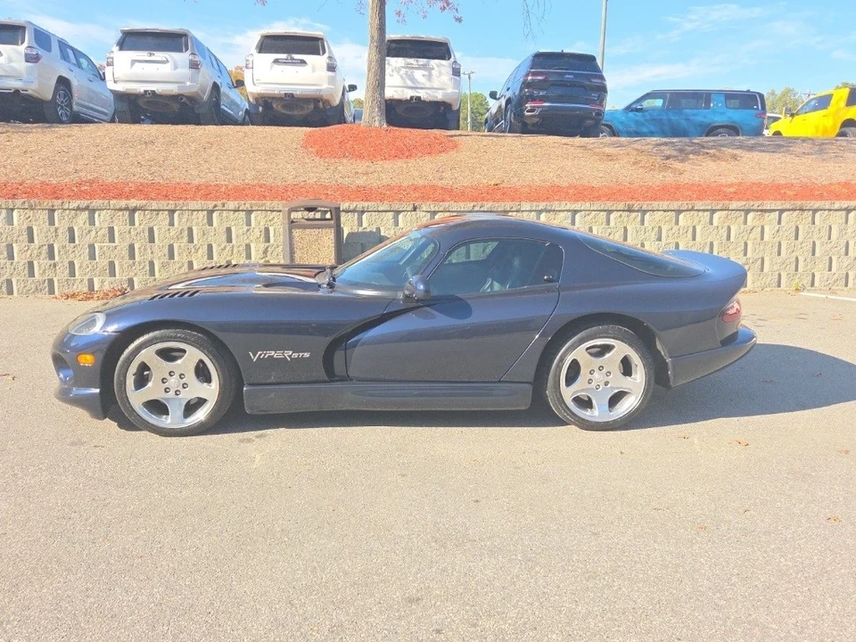 2001 Dodge Viper GTS 2nd Gen - Image 2 of 10
