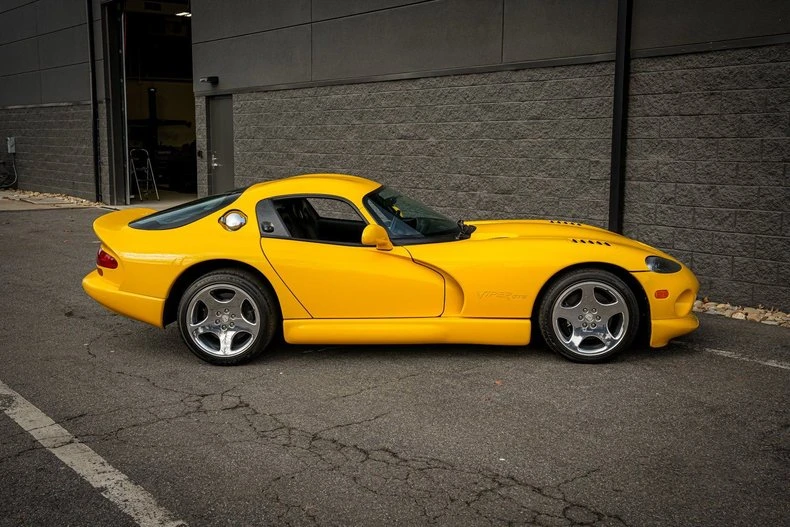 2001 Dodge Viper GTS 2nd Gen - Image 4 of 20