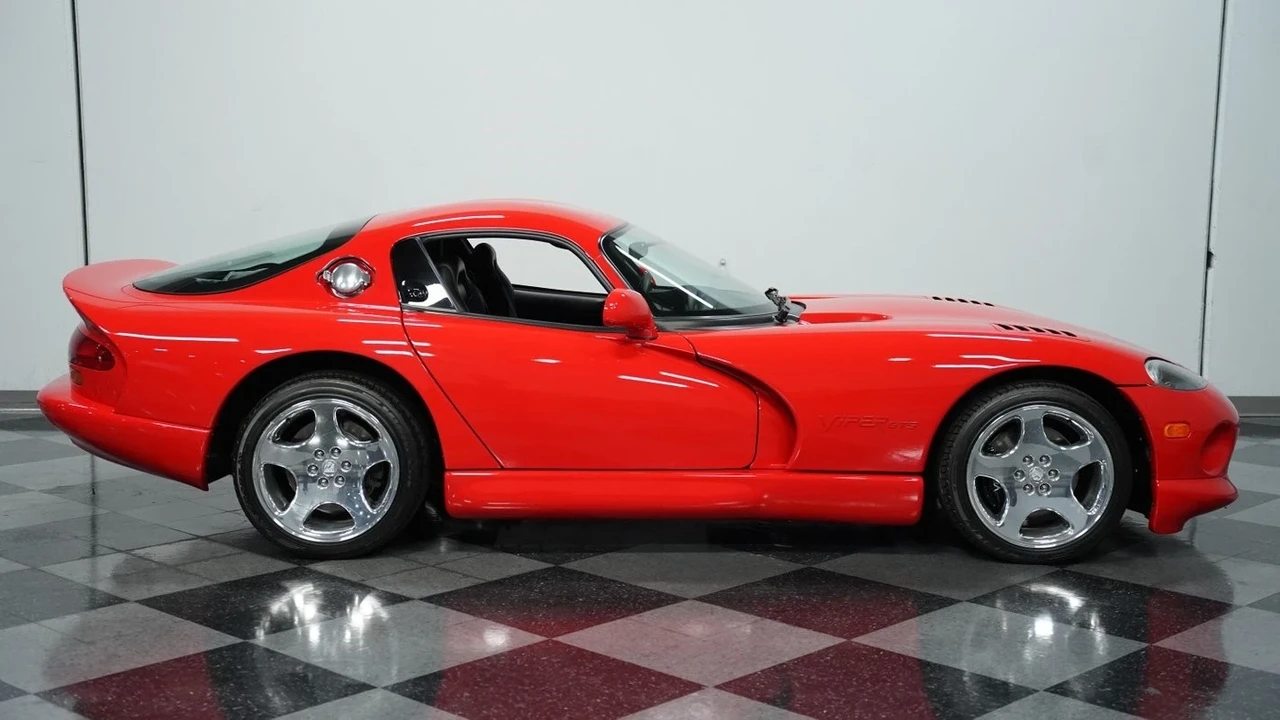 2001 Dodge Viper GTS 2nd Gen - Image 13 of 21