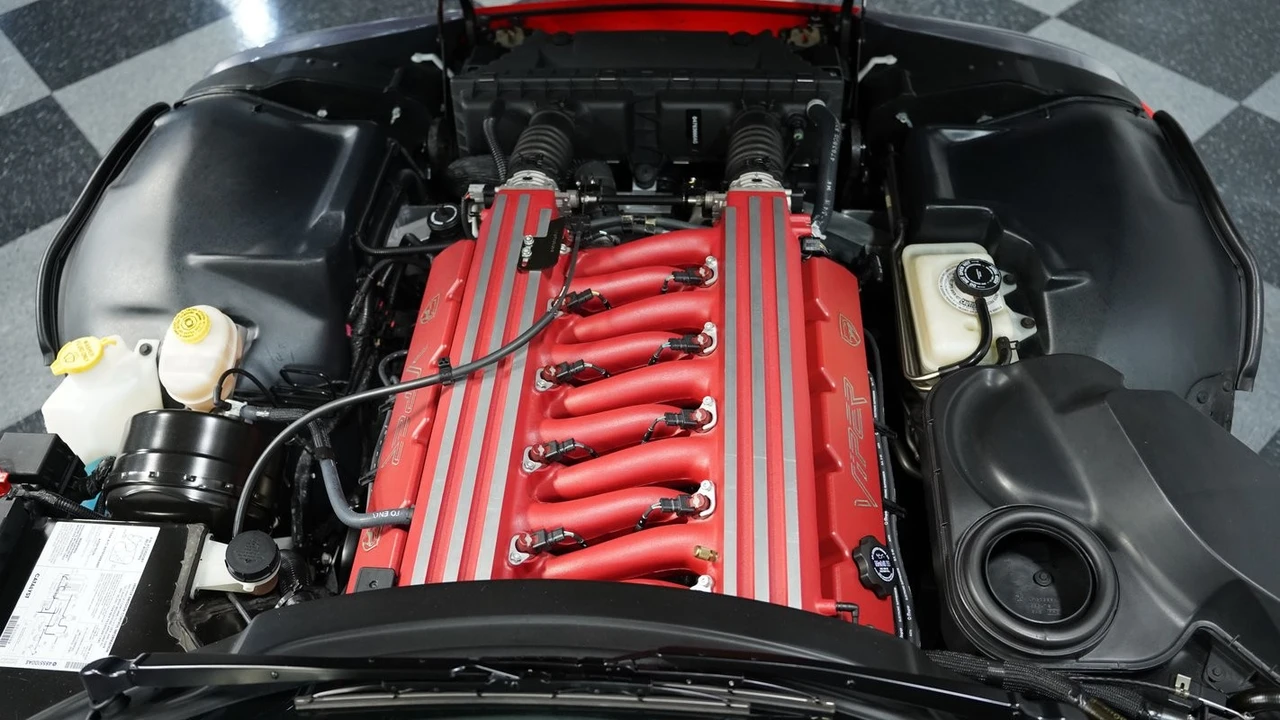 2001 Dodge Viper GTS 2nd Gen - Image 4 of 12