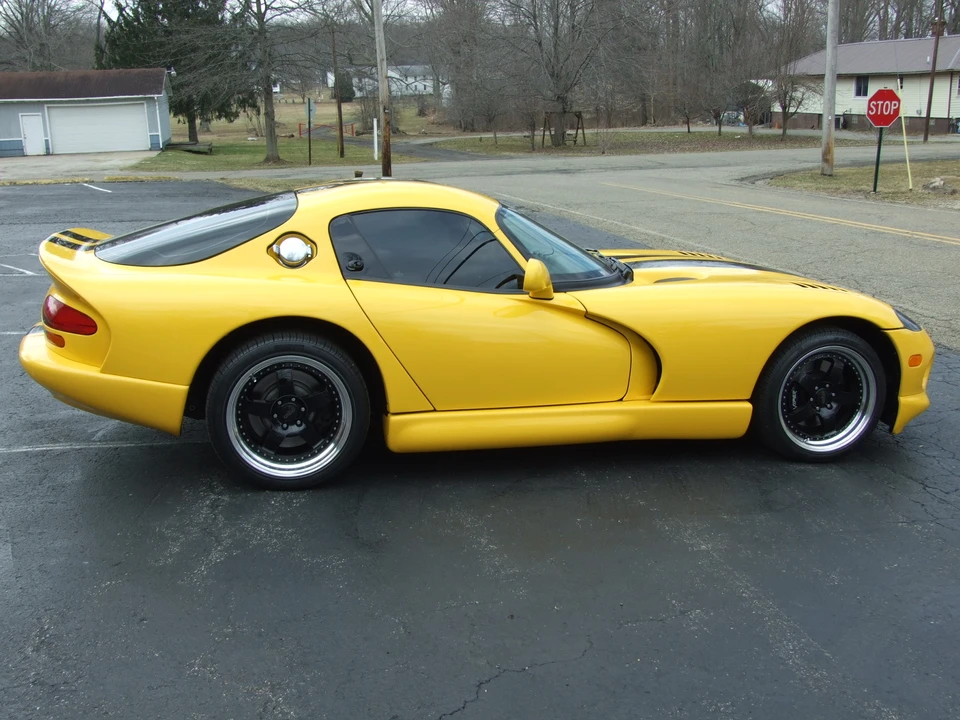 2001 Dodge Viper GTS 2nd Gen - Image 11 of 31