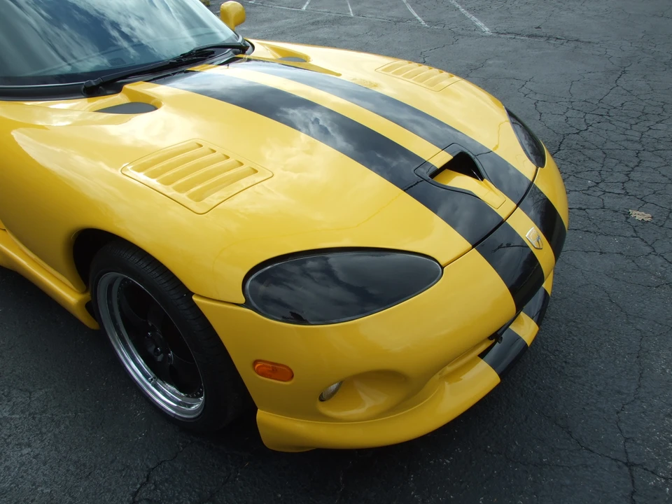 2001 Dodge Viper GTS 2nd Gen - Image 18 of 31