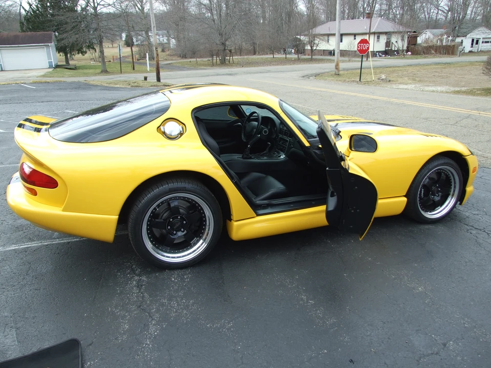 2001 Dodge Viper GTS 2nd Gen - Image 17 of 31