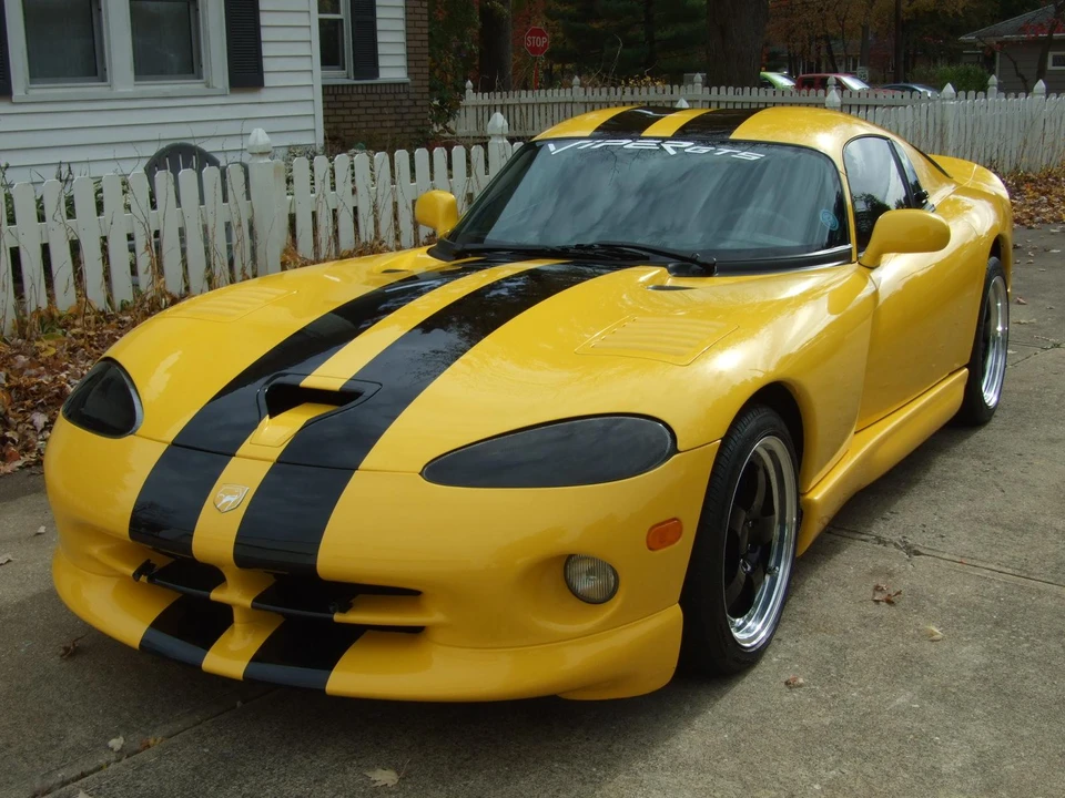 2001 Dodge Viper GTS 2nd Gen - Image 2 of 31