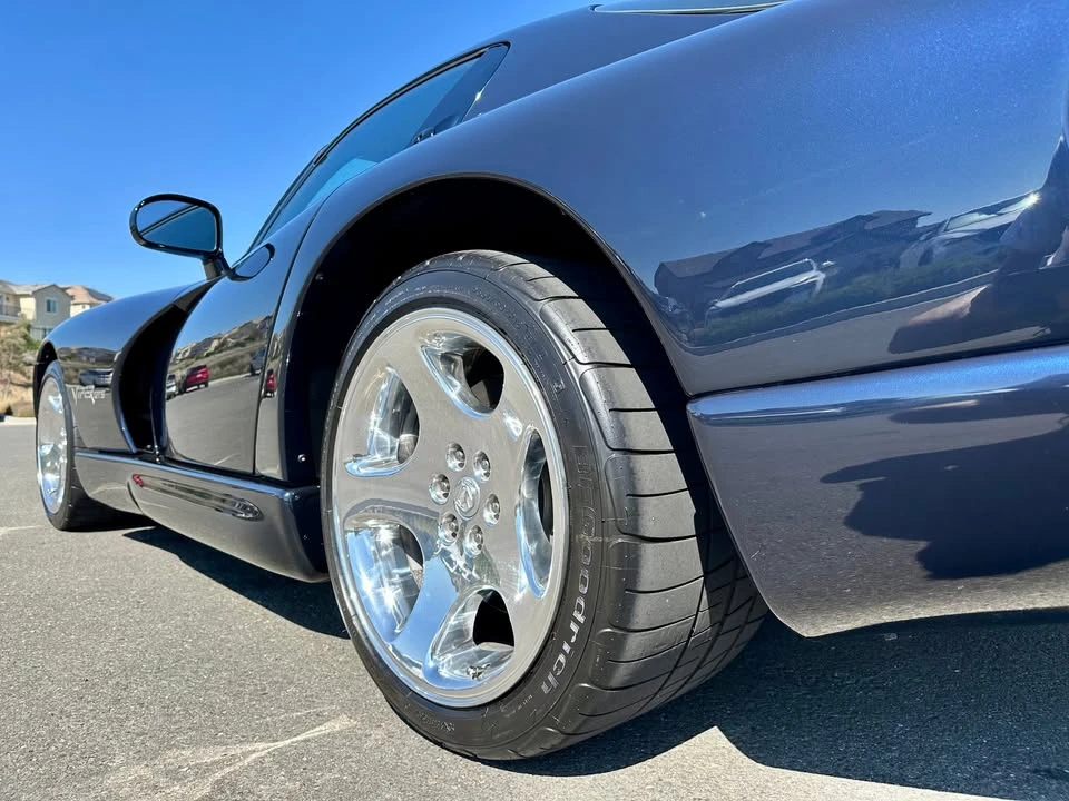 2001 Dodge Viper GTS 2nd Gen - Image 13 of 20