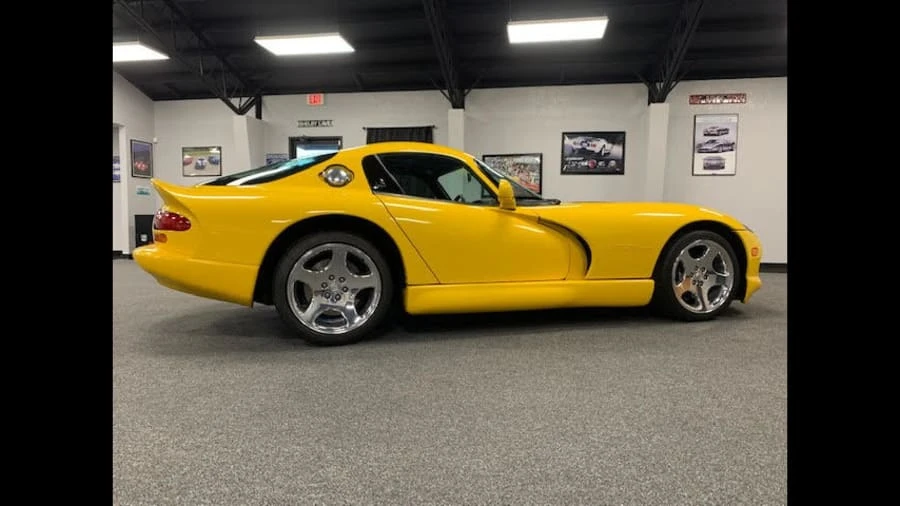 2001 Dodge Viper GTS 2nd Gen - Image 2 of 18