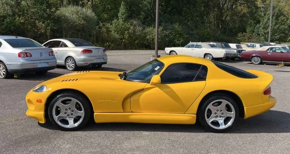 2001 Dodge Viper GTS 2nd Gen - Image 5 of 11