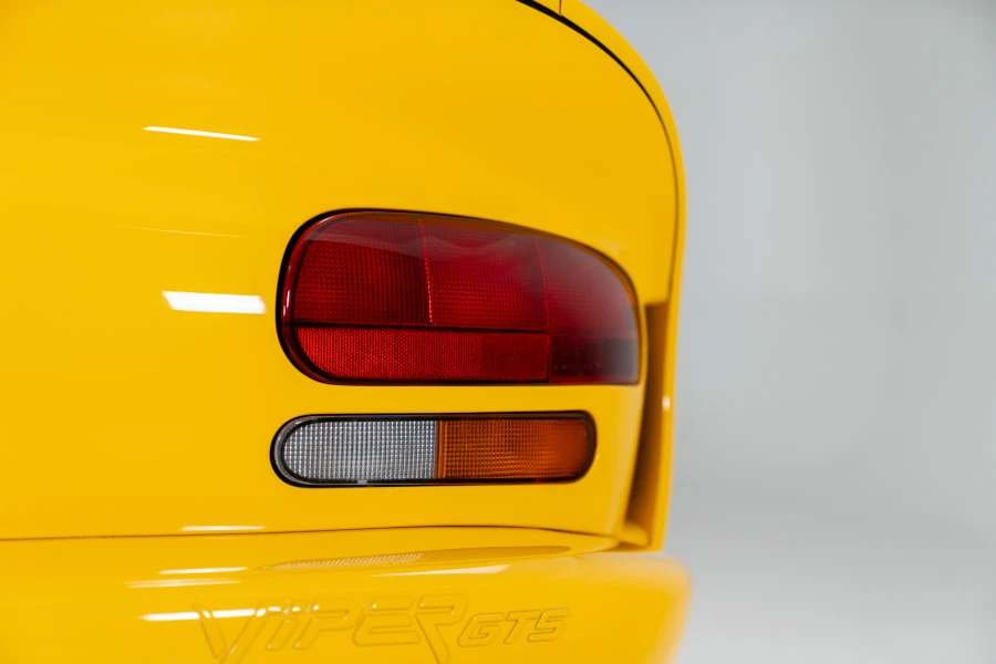 2001 Dodge Viper GTS 2nd Gen - Image 19 of 31