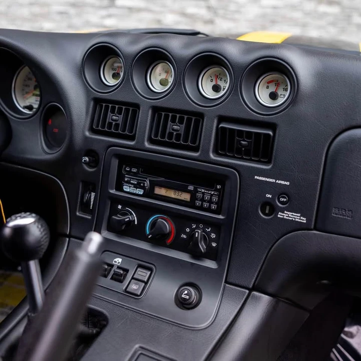 2001 Dodge Viper GTS 2nd Gen - Image 14 of 18