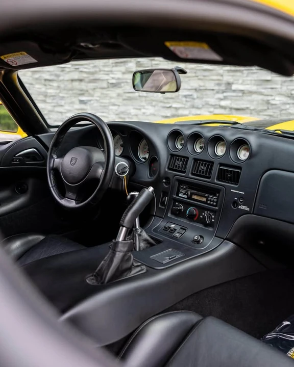2001 Dodge Viper GTS 2nd Gen - Image 15 of 18