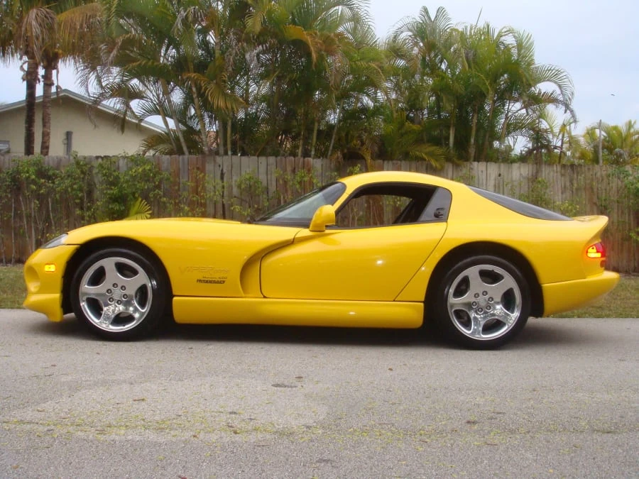 2001 Dodge Viper GTS 2nd Gen - Image 2 of 8
