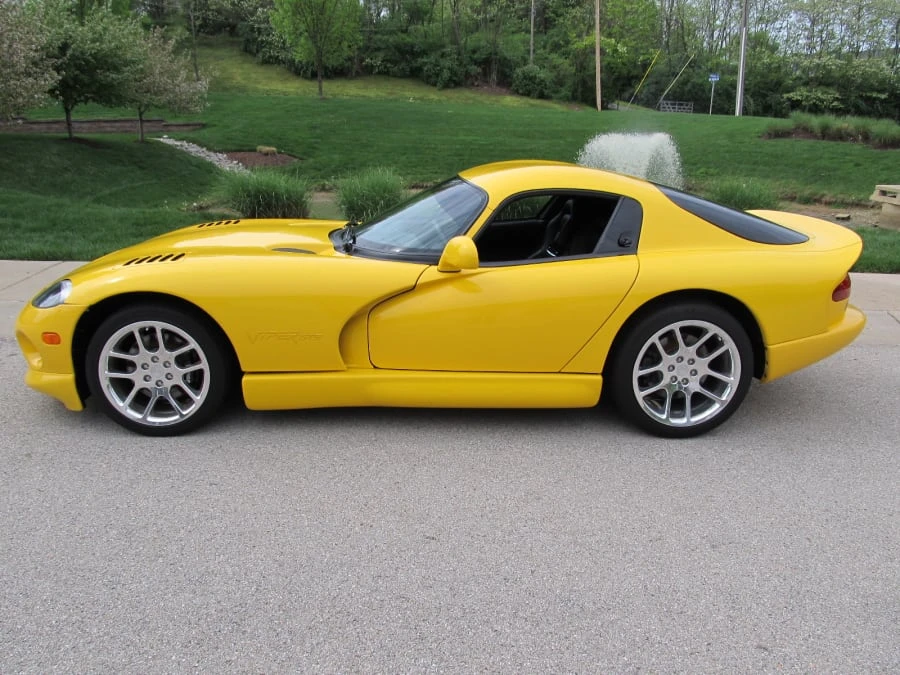 2001 Dodge Viper GTS 2nd Gen - Image 2 of 8