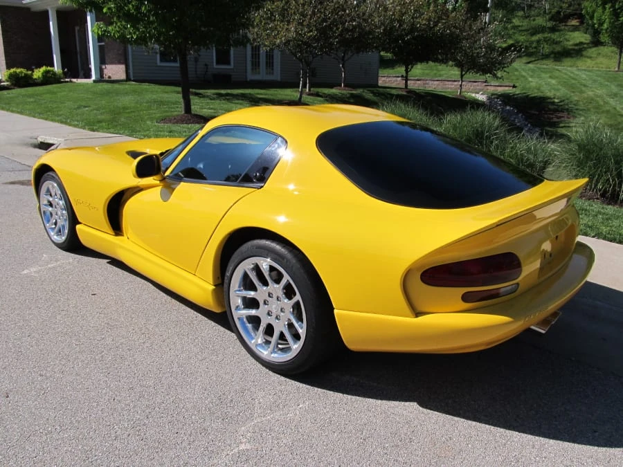 2001 Dodge Viper GTS 2nd Gen - Image 2 of 7