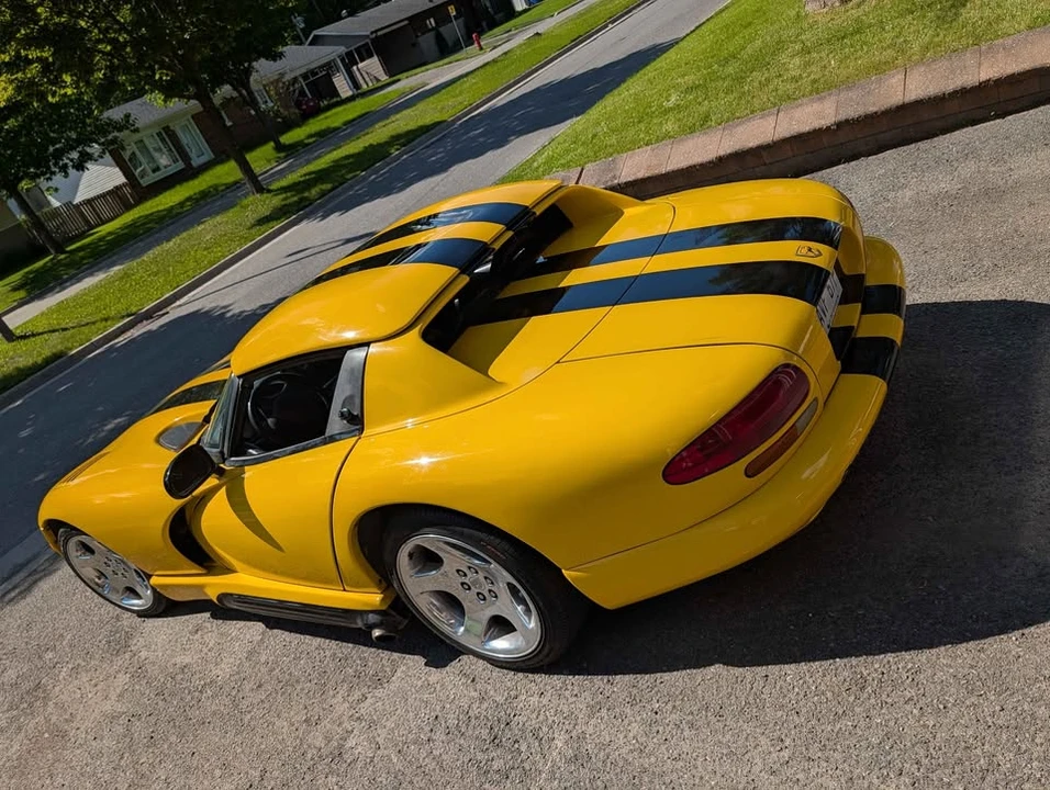 2001 Dodge Viper 2nd Gen - Image 2 of 6