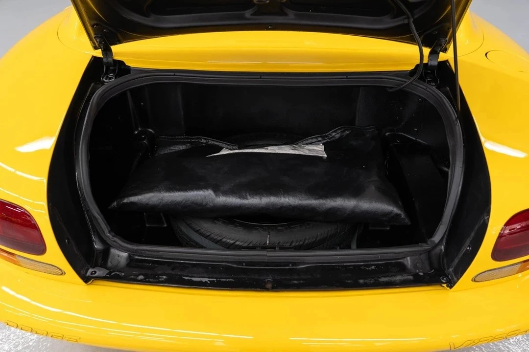 2001 Dodge Viper 2nd Gen - Image 16 of 22