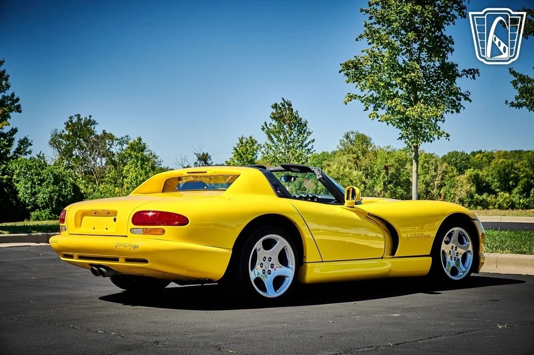 2001 Dodge Viper 2nd Gen - Image 16 of 21