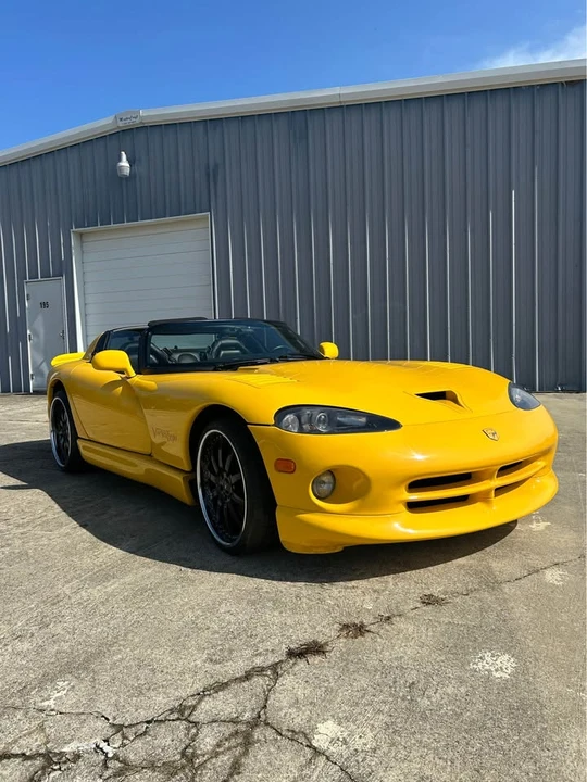 2001 Dodge Viper 2nd Gen - Image 2 of 10