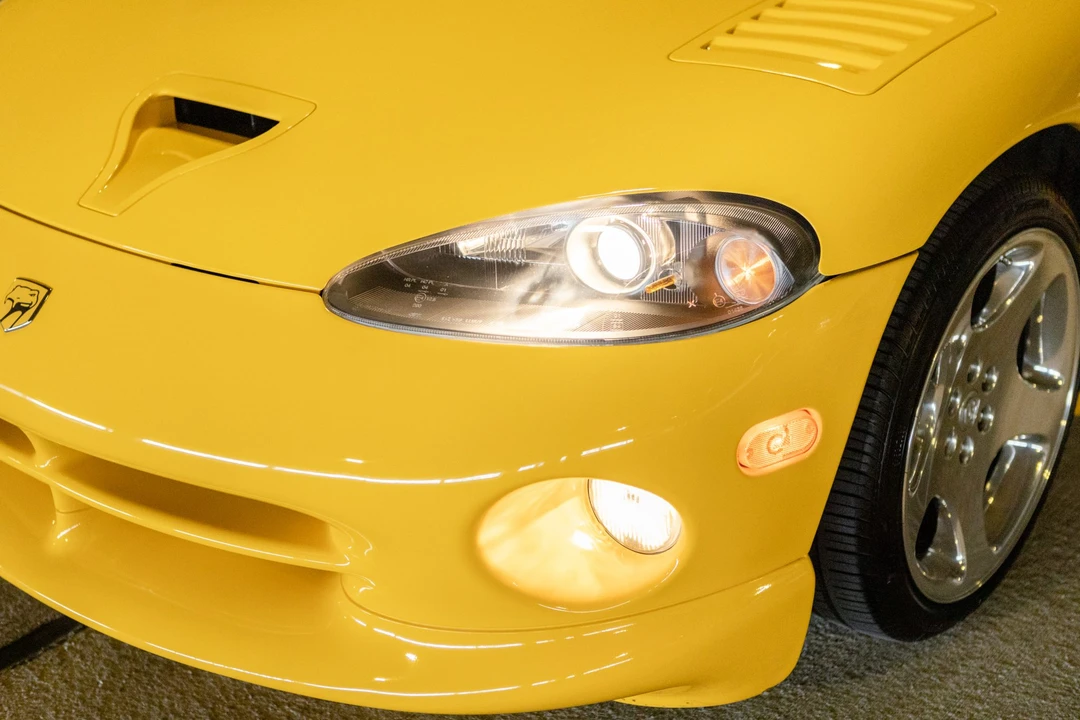 2001 Dodge Viper 2nd Gen - Image 14 of 31