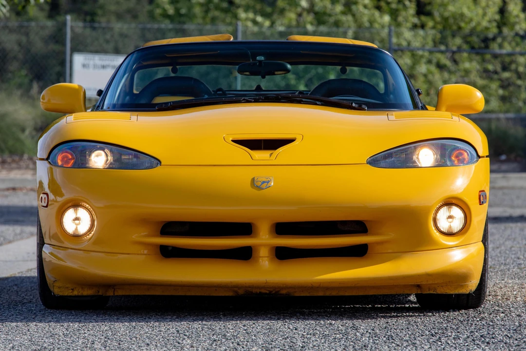 2001 Dodge Viper 2nd Gen - Image 2 of 31