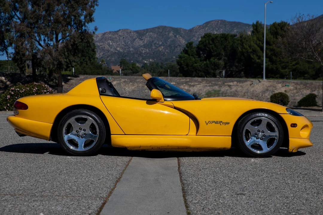 2001 Dodge Viper 2nd Gen - Image 3 of 31