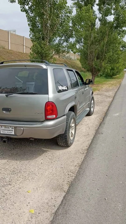 2001 Dodge Durango 1st Gen - Image 2 of 3