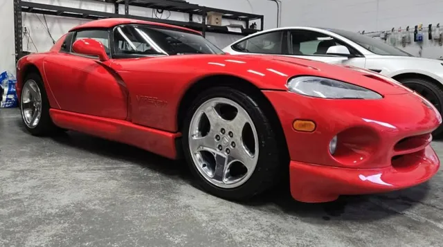 2001 Dodge Viper 2nd Gen - Image 2 of 11