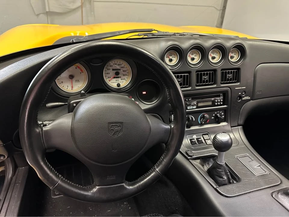 2001 Dodge Viper GTS 2nd Gen - Image 8 of 12