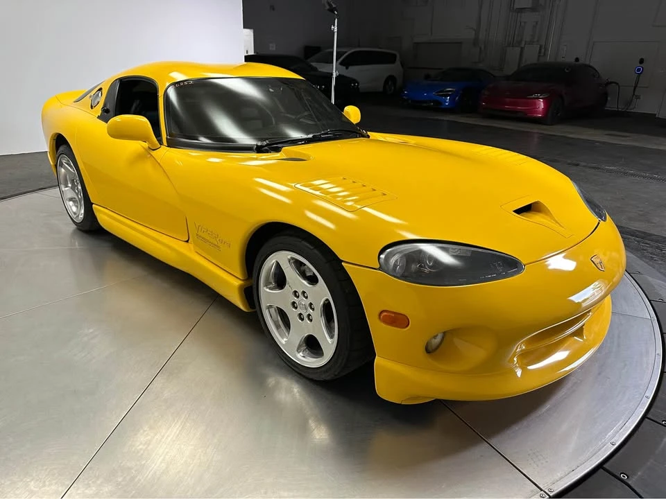 2001 Dodge Viper GTS 2nd Gen - Image 3 of 12