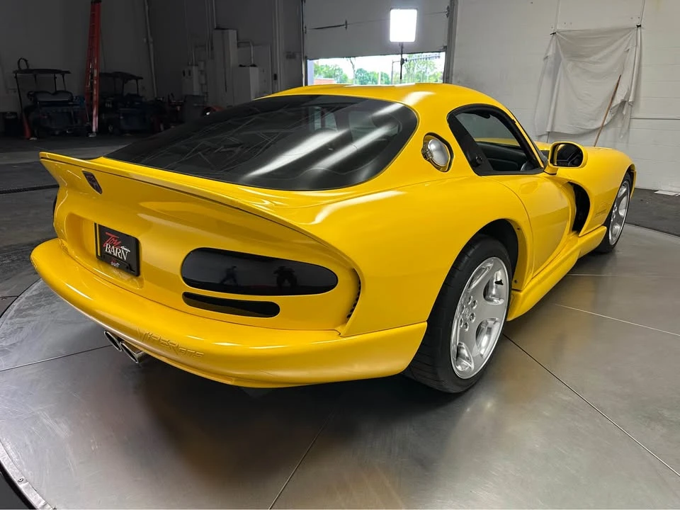 2001 Dodge Viper GTS 2nd Gen - Image 5 of 12