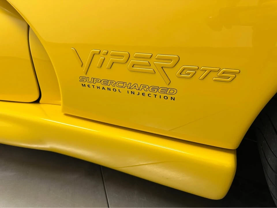 2001 Dodge Viper GTS 2nd Gen - Image 4 of 12