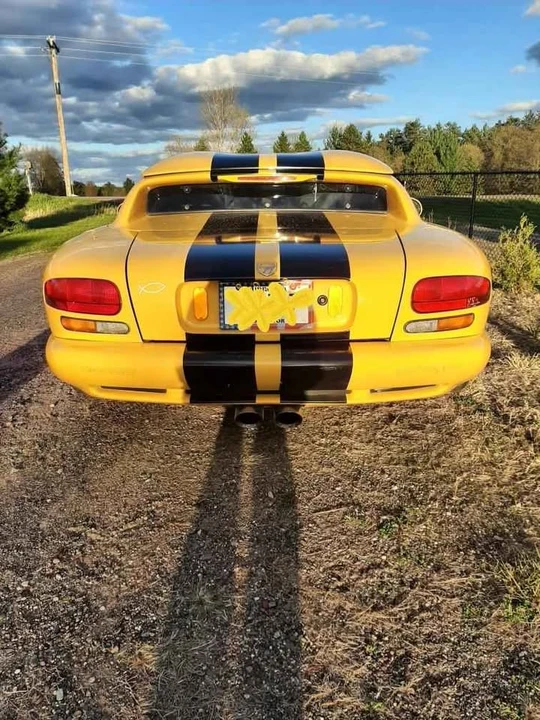 2001 Dodge Viper 2nd Gen - Image 2 of 5