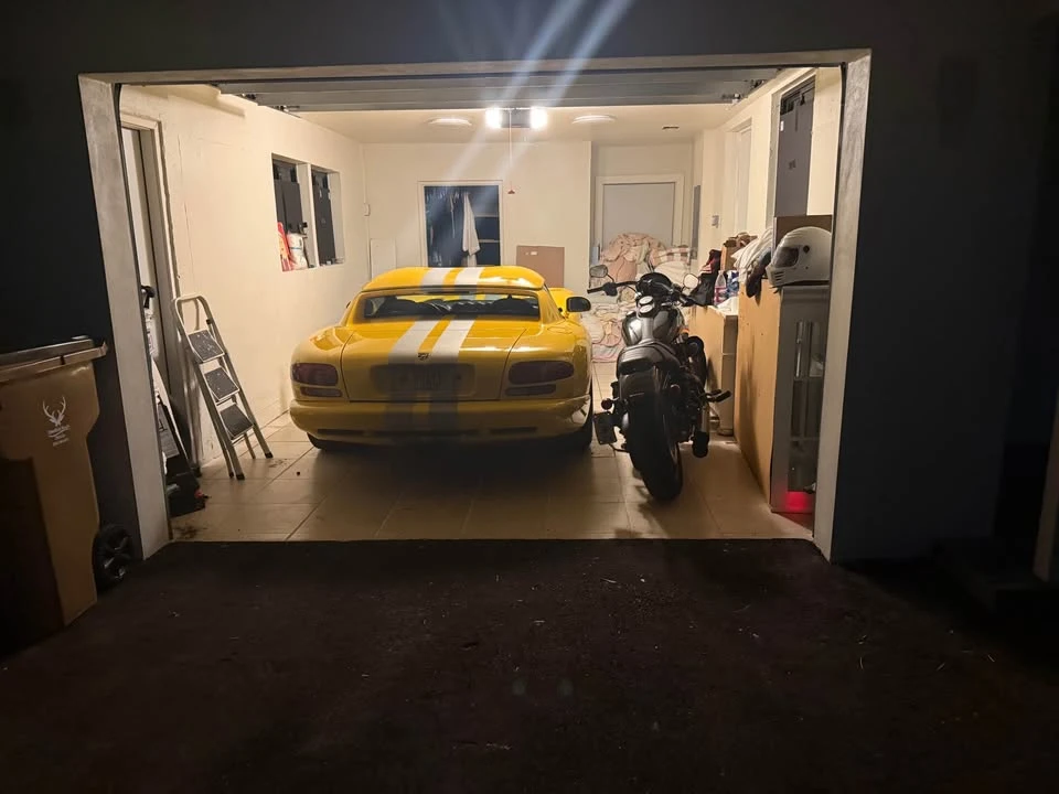 2001 Dodge Viper 2nd Gen - Image 2 of 11