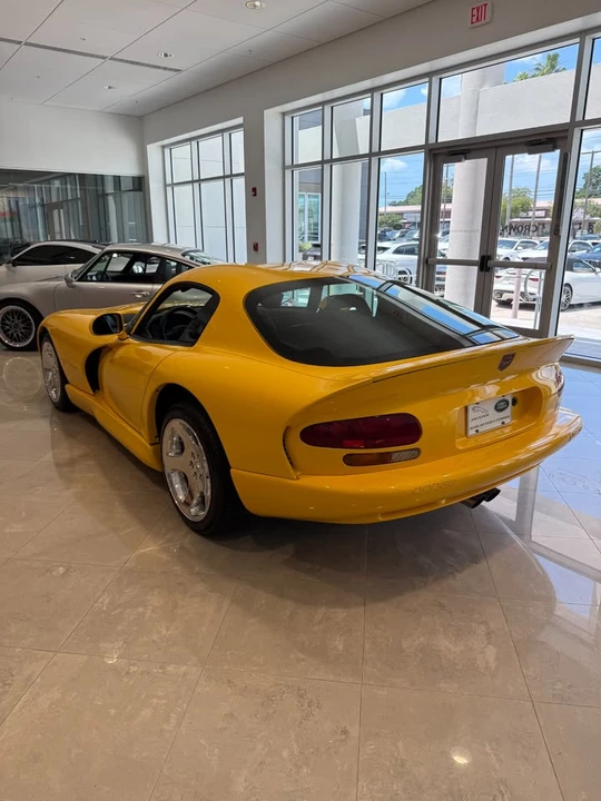 2001 Dodge Viper GTS 2nd Gen - Image 2 of 20