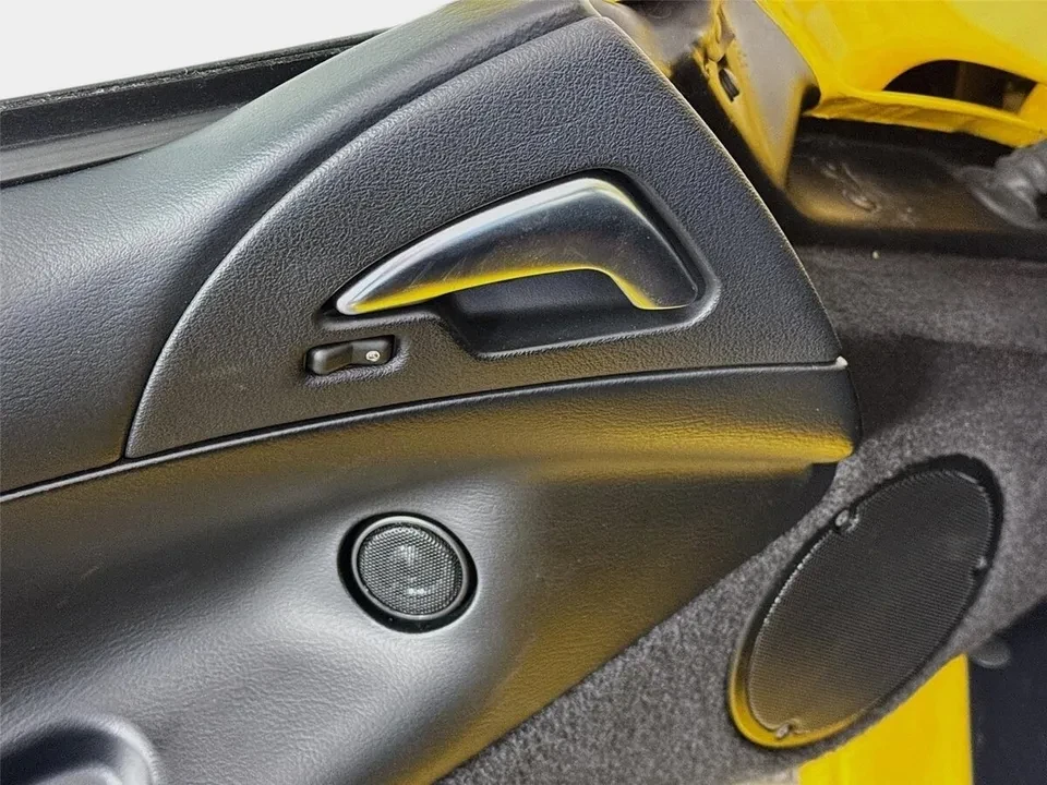 2001 Dodge Viper GTS 2nd Gen - Image 16 of 19