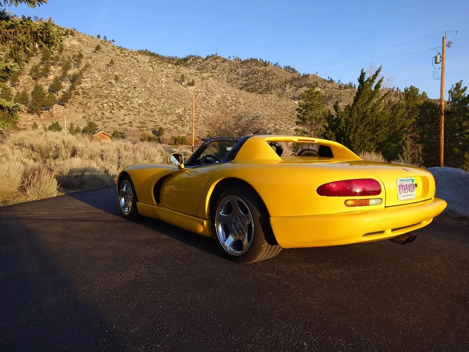 2001 Dodge Viper 2nd Gen - Image 2 of 16