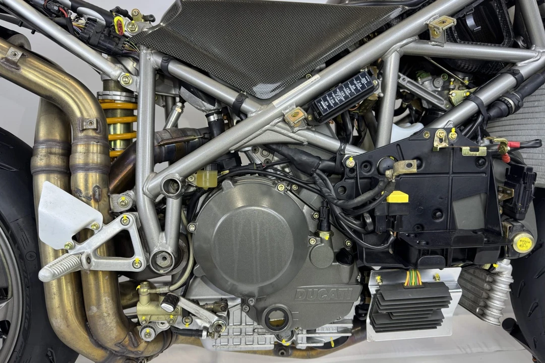 2001 Ducati 996 - Image 6 of 8