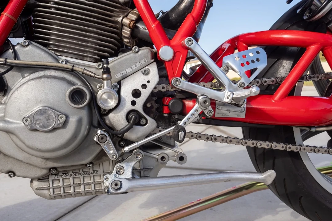 2001 Ducati MH900e - Image 28 of 31