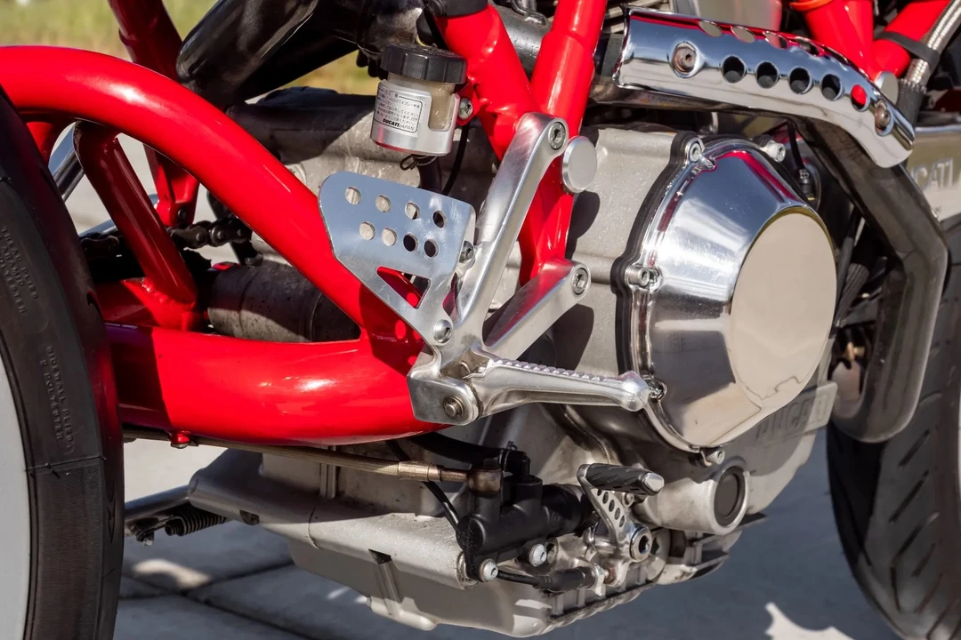 2001 Ducati MH900e - Image 31 of 31
