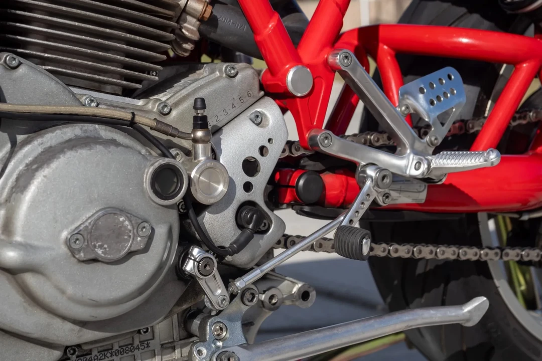 2001 Ducati MH900e - Image 25 of 31