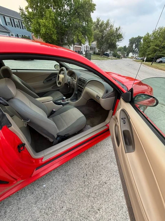 2001 Ford SN95 Mustang - Image 8 of 17
