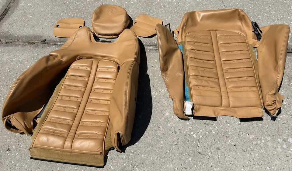 2001 Parts & Memorabilia Seats & Interior - Image 5 of 9