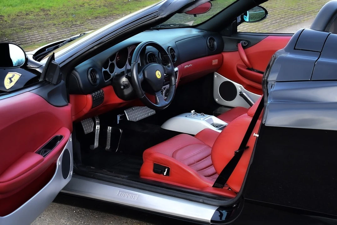 2001 Ferrari 360 Spider - Image 25 of 30