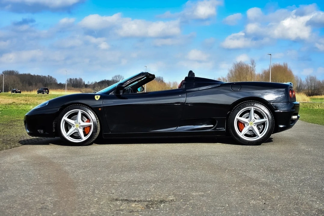 2001 Ferrari 360 Spider - Image 18 of 30