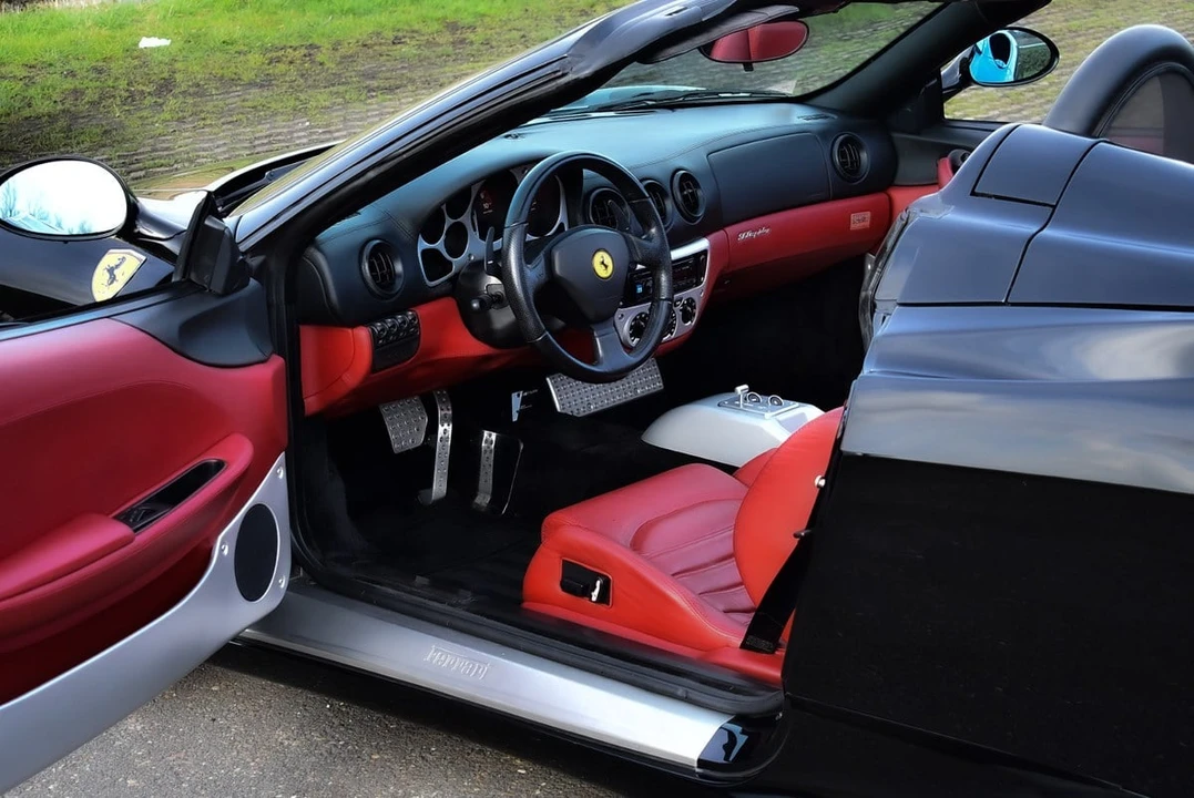 2001 Ferrari 360 Spider - Image 24 of 30