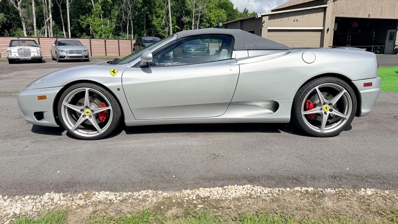 2001 Ferrari 360 Spider - Image 2 of 25