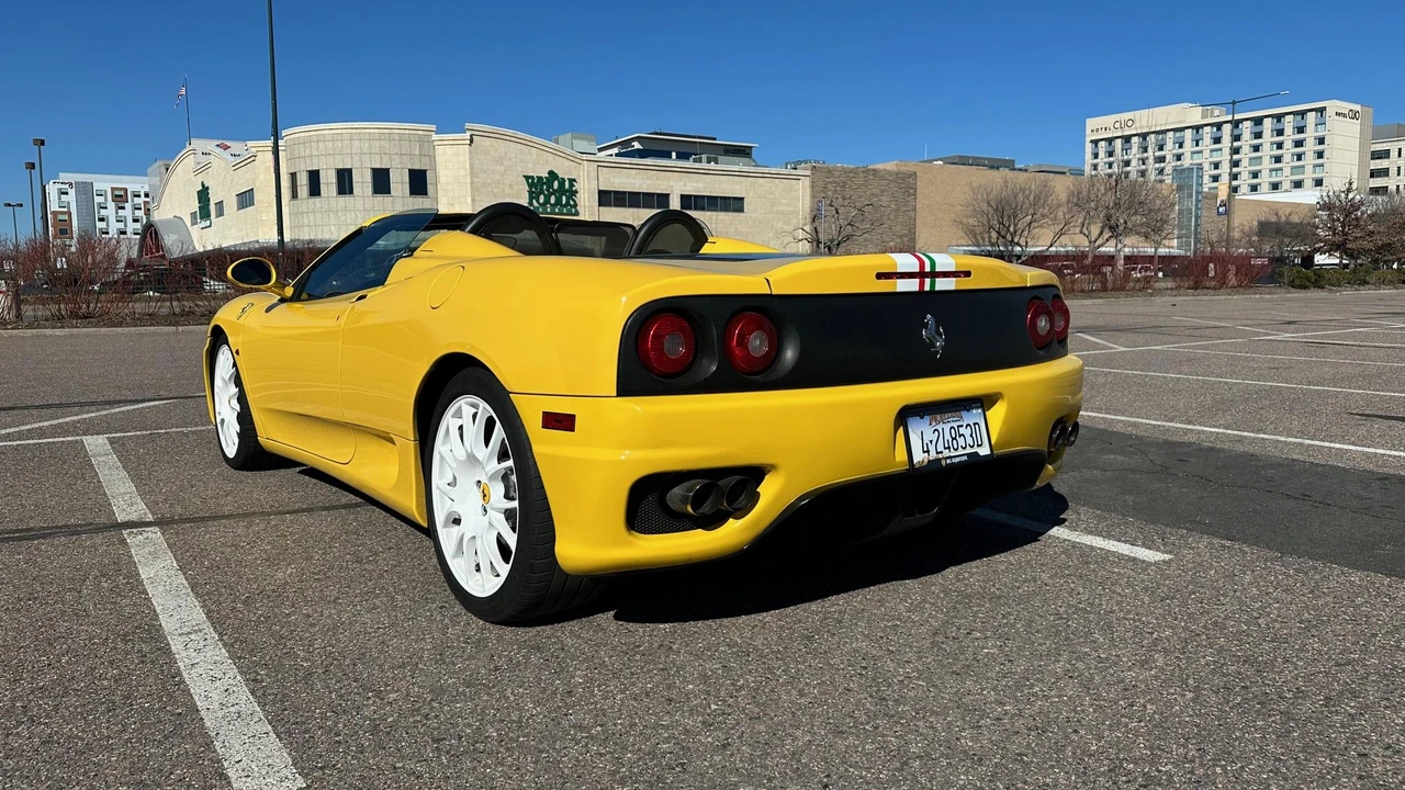 2001 Ferrari 360 Spider - Image 24 of 31