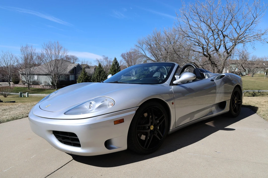 2001 Ferrari 360 Spider - Image 2 of 31