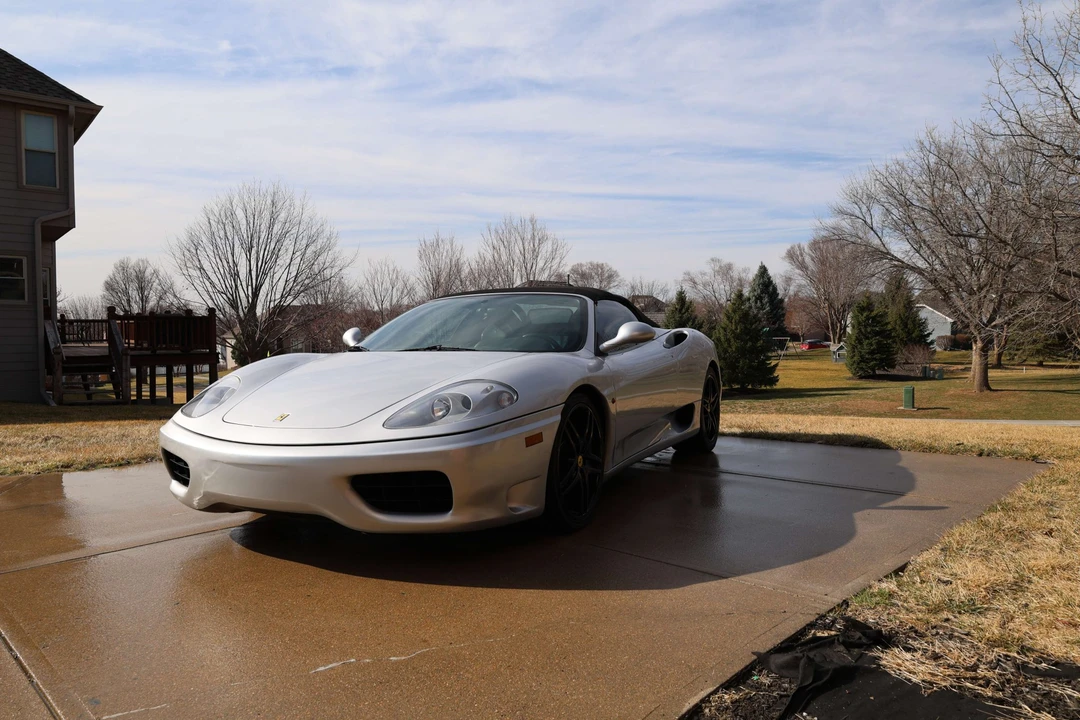 2001 Ferrari 360 Spider - Image 3 of 31